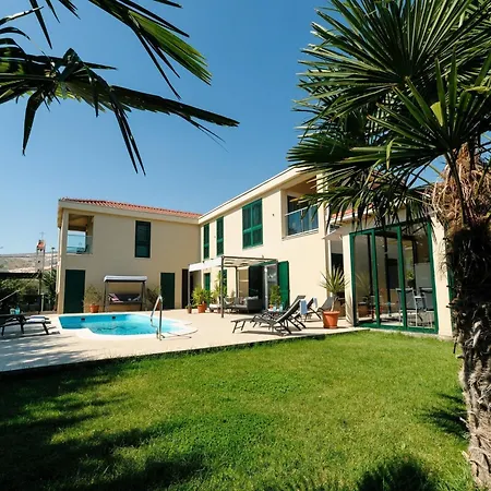 Luxury With Heated Pool, Terrace, And Outdoor Amenities For Relaxation - Five Bedroom * Trogir
