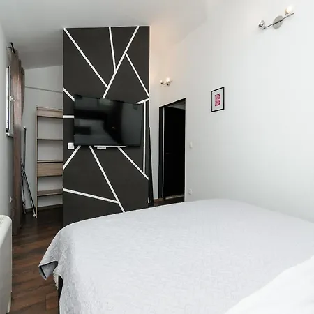 Luxury With Heated Pool, Terrace, And Outdoor Amenities For Relaxation - Five Bedroom Trogir