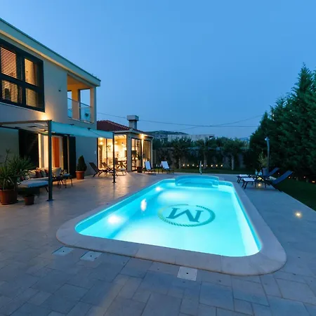 Luxury With Heated Pool, Terrace, And Outdoor Amenities For Relaxation - Five Bedroom Villa Trogir