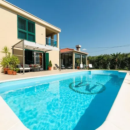Luxury With Heated Pool, Terrace, And Outdoor Amenities For Relaxation - Five Bedroom Villa Trogir