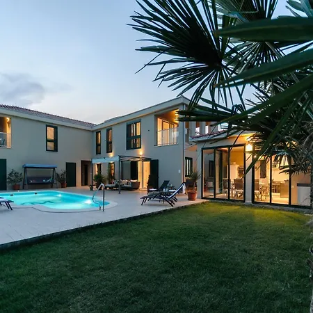 Villa Luxury With Heated Pool, Terrace, And Outdoor Amenities For Relaxation - Five Bedroom Trogir