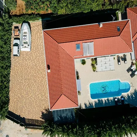 Villa Luxury With Heated Pool, Terrace, And Outdoor Amenities For Relaxation - Five Bedroom Trogir