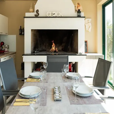 Villa Luxury With Heated Pool, Terrace, And Outdoor Amenities For Relaxation - Five Bedroom *